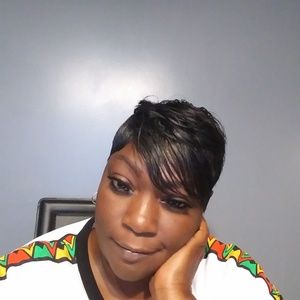 Meet your Posher, Leslie